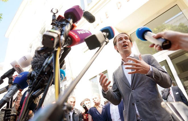 Sebastian Kurz bo imel več možnosti pri sestavljanju nove vlade. FOTO: Georg Hochmuth/AFP