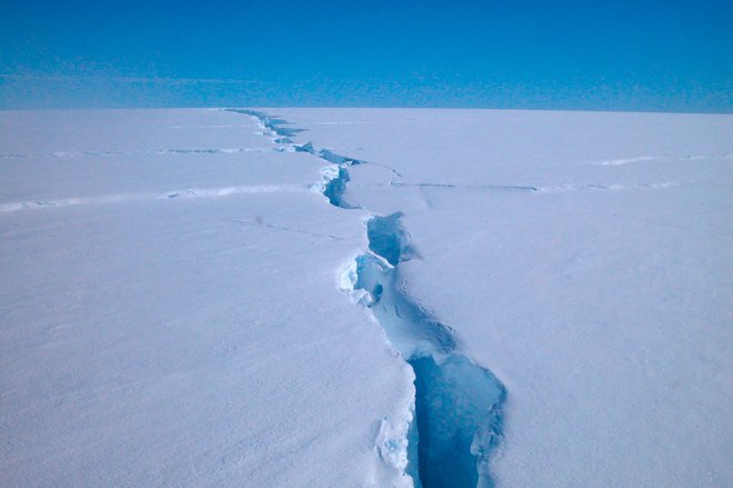 Znanstveniki so nastanek ledene gore na območju Amery pričakovali, čeprav se ni zgodil tam, kjer je bilo predvideno. FOTO: Richard Coleman/Australian Antarctic Division/AFP