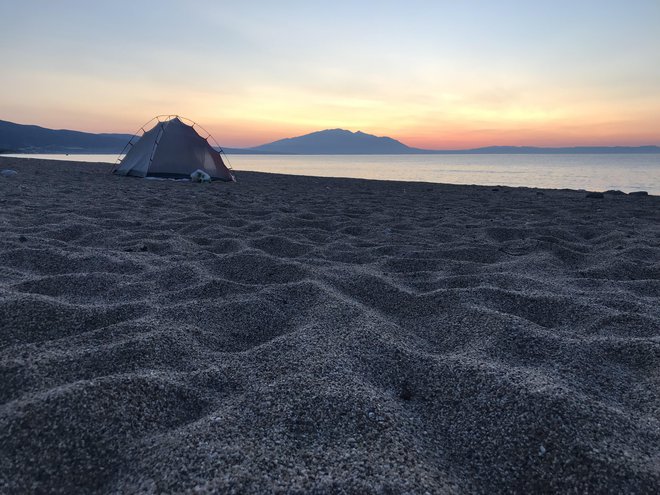 Večino noči sta kampirala v idiličnem okolju. FOTO: osebni arhiv