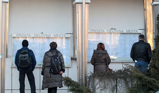 Breposelnih pri nas vse manj, povpraševanje po delavcih ostaja precejšnje. FOTO: Matej Družnik/Delo