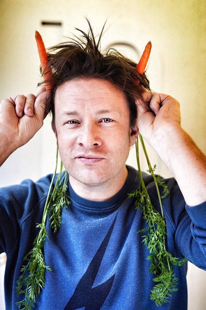 Prejšnji mesec so začeli na britanski postaji Channel 4 predvajati novi šov Jamiea Oliverja Jamiejevi brezmesni obedi. Foto Jamie Oliver Twitter