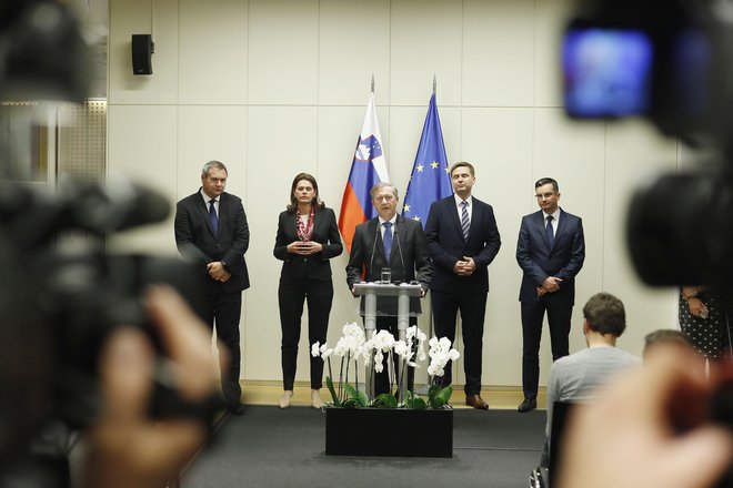 Kljub koalicijskemu dogovoru, da ne bodo vlagali amandmajev na proračunske dokumente, je Desus to storil, kar je povzročilo nekaj slabe volje med partnerji. Foto Leon Vidic