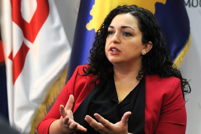 Če bo Demokratska liga Kosova osvojila največ glasov, ima pravnica Vjosa Osmani dobre možnosti, da kot prva ženska prevzame vodenje kosovske vlade. FOTO: Laura Hasani/Reuters