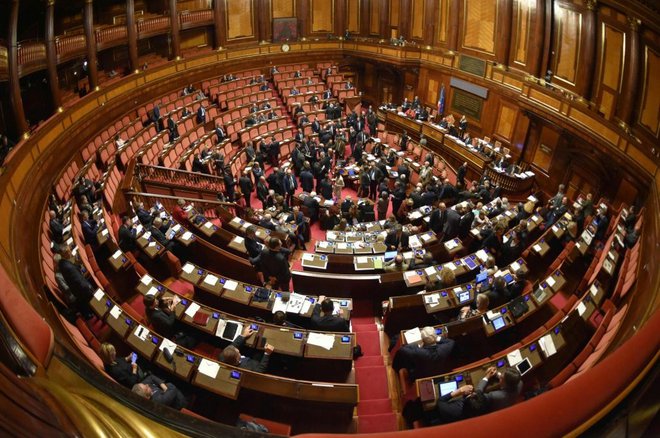V italijanskem senatu bo po naslednjih volitvah sedelo le še 200 od sedanjih 315 senatorjev. Foto Foto Andreas Solaro/afp