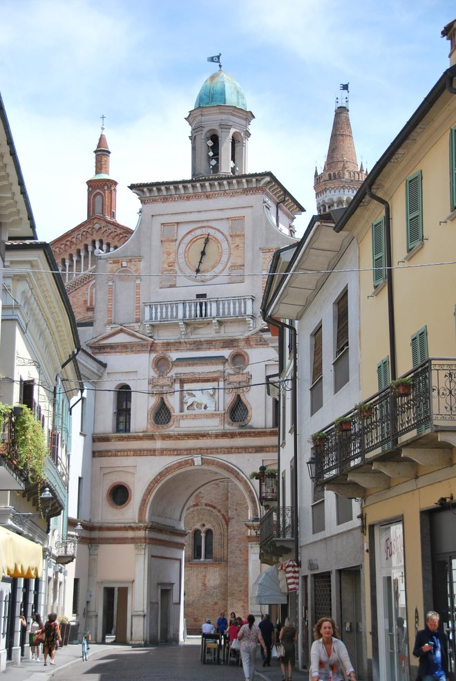 Večina filmskih lokacij je znotraj nekdanjega mestnega obzidja idiličnega italijanskega mesta z nekaj več kot 34.000 prebivalci. FOTO: Peter Kumer