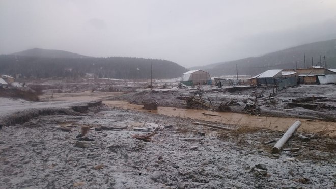 Nesreča se je zgodila na reki Sejbi pri rudniku zlata nedaleč od naselja Šetinkino. FOTO: Via Reuters