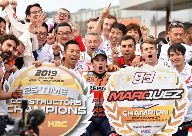 Marc Marquez se je veselil že jubilejne desete zmage v sezoni, njegova Honda pa se je predčasno dokopala tudi do konstruktorske lovorike. FOTO: Tošifumi Kitamura/AFP