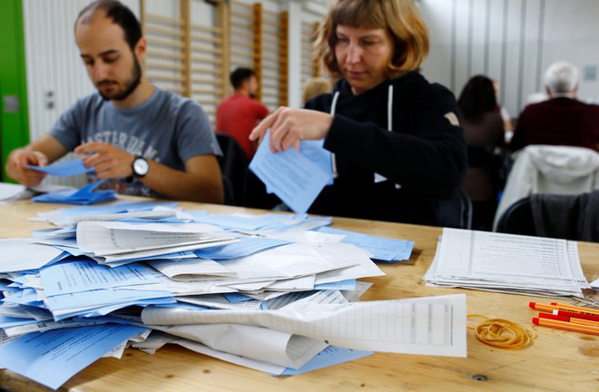 Zeleni so v primerjavi z letom 2015 pridobili 5,6 odstotne točke in imajo 12,7-odstotno podporo. Zeleno liberalna stranka pa je pridobila 3 odstotne točke in ima 7,6-odstotno podporo, kaže napoved švicarskega javnega radia SRG. FOTO: Arnd Wiegmann/Reuters