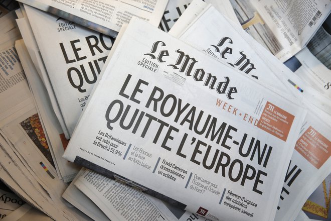 Naslovnica Le Monda z uvodnim naslovom Združeno kraljestvo zapušča Evropo. FOTO: Reuters&nbsp;