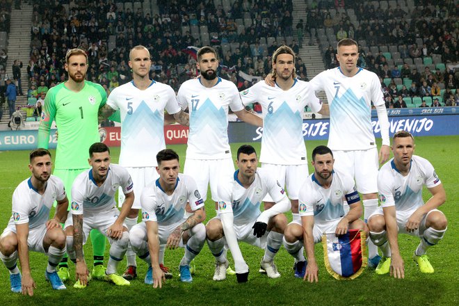 Slovenska nogometna reprezantanca bo leto 2019 sklenila na 64. mestu. FOTO: Mavric Pivk/Delo