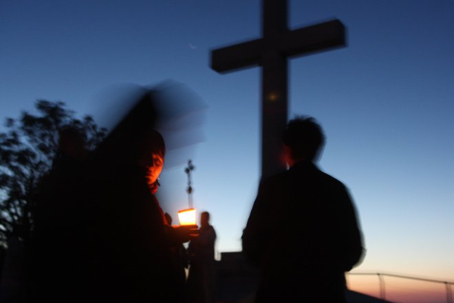 Če bo krščanstvo izbrisano, bodo prazen prostor zasedli drugi. Foto Reuters