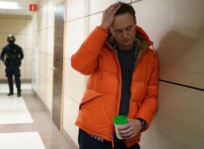 V sredo je Navalni sporočil, da so oblasti prisilno vpoklicale enega od njegovih zaveznikov in ga poslale na služenje v odmaknjeno vojaško oporišče na Arktiki. FOTO: Dimitar Dilkoff/AFP