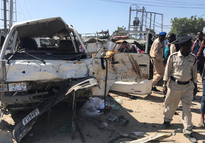 Mogadiš je pogosto prizorišče bombnih napadov, večinoma so zanje odgovorni pripadniki islamske milice Al Šabab, ki je povezana s teroristično mrežo Al Kaida. FOTO: Feisal Omar/Reuters