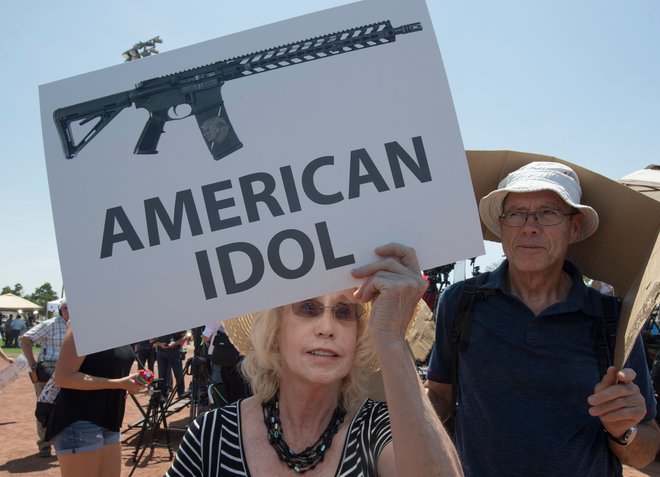 Število množičnih pobojev v ZDA narašča, čeprav se število umorov na splošno zmanjšuje. FOTO: Afp