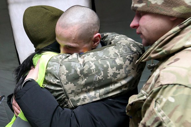 Vojna med Kijevom in proruskimi separatisti je od leta 2014 terjala več kot 13.000 življenj. FOTO: AFP