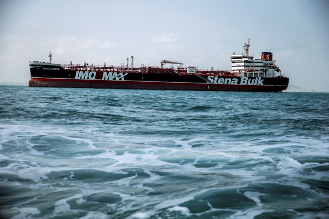 19. julija je iranska revolucionarna garda zaplenila tanker Stena Impero, ki je plul pod britansko zastavo, ker naj bi domnevno trčil v ribiško ladjo. Dva meseca kasneje so ladjo izpustili. FOTO: Wana News Agency/Reuters