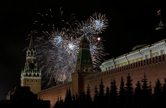 Moskovčani so v novo leto 2020 skočili ob 22. uri. FOTO:&nbsp;Tatyana Makeyeva/Reuters