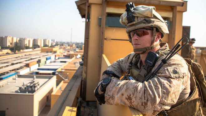 Ameriški marinec iz okrepitev za zaščito ameriškega veleposlaništva v Bagdadu. AFP PHOTO / DoD - US Marine Corps/ Sgt. Kyle C. Talbot&nbsp;