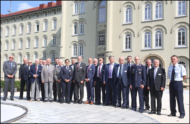 Evropsko partnerstvo združenj vojaškega letalstva EPAA. Foto iz arhiva Društva vojaških pilotov Slovenije.