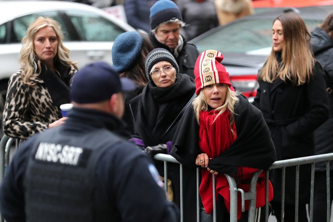 Igralka Rosanna Arquette včeraj pred sodiščem Fotografije Reuters