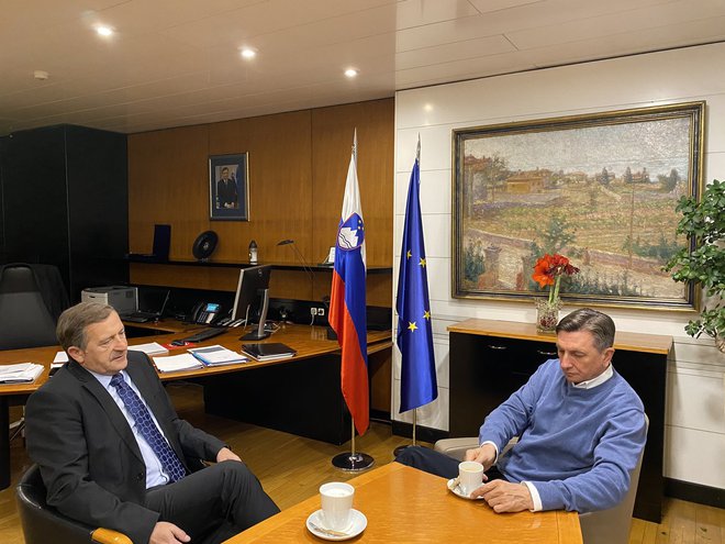 Karl Erjavec in Borut Pahor sta sestanke začela v zgodnjih jutranjih urah. FOTO: Twitter/Borut Pahor