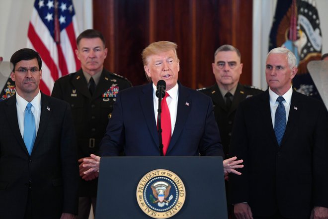 Ameriški predsednik Donald je Teheranu v primeru sodelovanja obljubil mir in blagostanje. Foto AFP