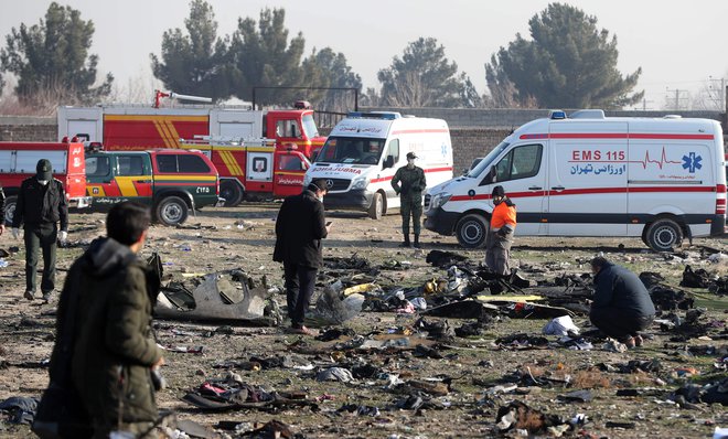 Kmalu so se v medijih in na spletu razširile domneve, da je ukrajinsko letalo nemara postalo »kolateralna« žrtev iranskega povračilnega napada na ameriška oporišča v Iraku. FOTO: AFP