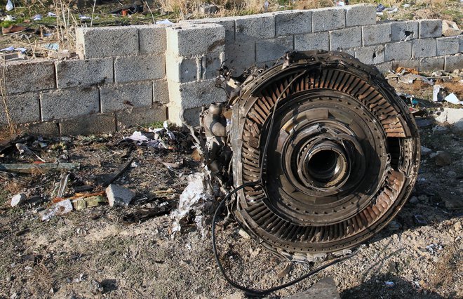 Iz ukrajinskega letalskega prevoznika Mau, katerega boeing je strmoglavil na poti iz Teherana v Kijev, so sporočili, da ni bilo napake posadke. FOTO: AFP