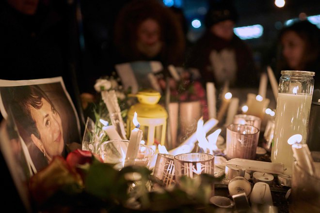 V Kanadi žalujejo. Na letalu je bilo 63 njihovih državljanov. FOTO: AFP