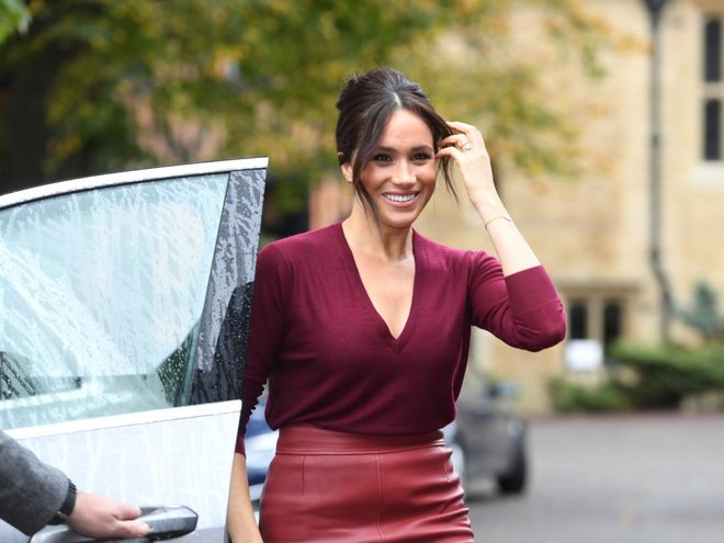 Meghan Markle je spet odpotovala Kanado, kjer je ostal Archie. FOTO: Reuters