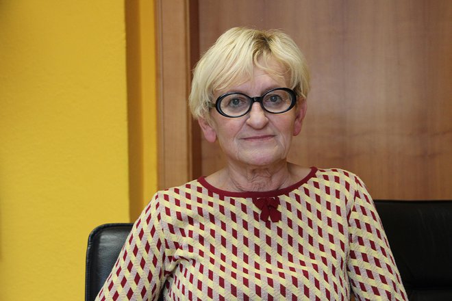»V Sloveniji imamo cilj, da bi za 3,5 odstotka starejše populacije zagotavljali pomoč na domu, kar pomeni, da bi tako skrbeli za 14.000 oseb v Sloveniji. V naši občini že zdaj presegamo strateški cilj države,« pravi Lili Štefanič, direktorica 