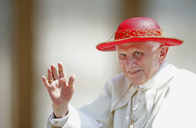 Benedikt XVI. je znova razburkal svetovno javnost. FOTO: Alessia Pierdomenico/Reuters