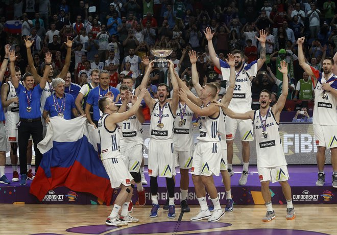 Goran Dragić, Luka Dončić in soigralci so na EP 2017 uresničili sanje številnih košarkarskih rodov. Foto Blaž Samec