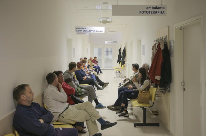 Bo zdravnikom uspelo izprazniti čakalnice? FOTO: Roman Šipić/Delo