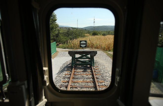 Če bo vse teklo gladko, bi dela na projektu drugi tir lahko oddali do konca leta. FOTO: Jure Eržen/Delo