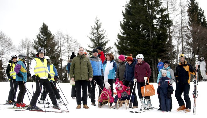 Dan na snegu je sovpadel s stoletnico organiziranega delovanja slepih in slabovidnih v Sloveniji. FOTO: Roman Šipić/Delo