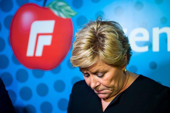 Voditeljica norveške Napredne stranke Siv Jensen na današnji tiskovni konferenci. FOTO: Fredrik Varfjell/AFP