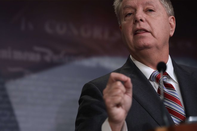 Republikanski senator iz Južne Karoline Lindsey Graham (se je iz zapriseženega nasprotnika spremenil v tesnega zaveznika Donalda Trumpa.&nbsp;FOTO: Alex Wong Afp