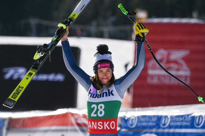 Na prvo mesto se je zavihtela <strong>Elena Curtoni</strong>, ki je bila najhitrejša s startno številko 28. In svojo prvo zmago v svetovnem pokalu je osvojila še stara 28 let. FOTO: Nikolay Doychinov/AFP