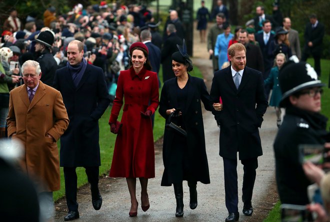 Princ Charles s sinovoma in snahama decembra 2018 na posestvu Sandringham. Foto Hannah Mckay/ Reuters