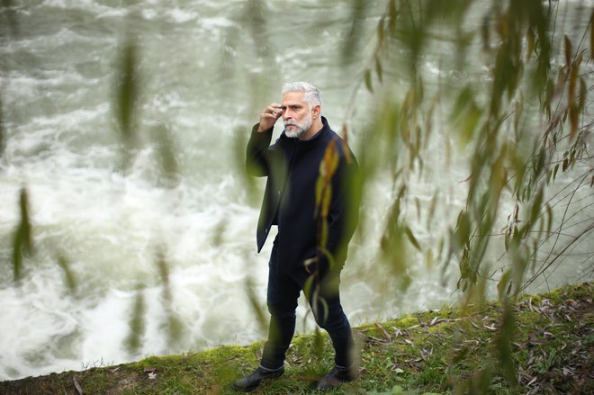 Dodal bi takoj preprosto rešitev: pri Jezeru uvedite podnapise v določeni, ne vem kateri slovenščini. KFoto: Jure Eržen/delo