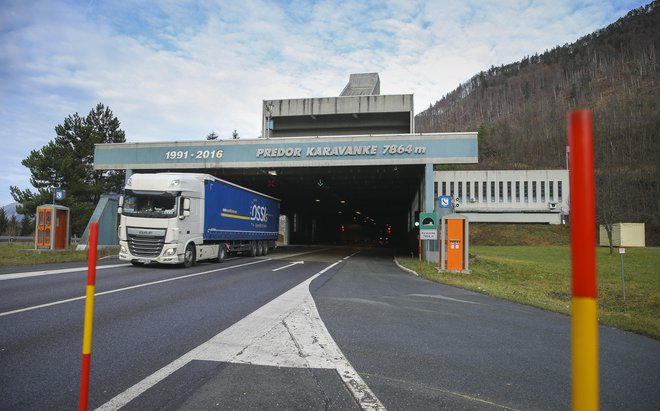 Pogodbena vrednost znaša 98,5 milijona evrov brez DDV oziroma 120,2 milijona evrov z DDV.&nbsp; FOTO: Jože Suhadolnik/Delo