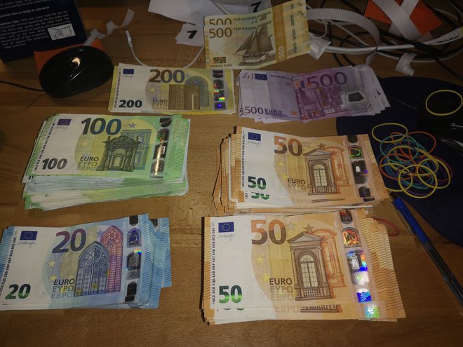 Zasežen denar. FOTO: Slovenska policija