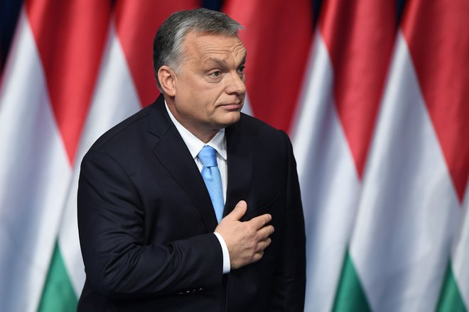 Stranka Fidesz Viktorja Orbána&nbsp;vsaj za leto dni ostaja članica Evropske ljudske stranke. FOTO: Attila Kisbenedek/AFP
