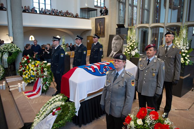 Da lahko grožnje vodijo v okrutna dejanja, je pokazal tudi lanski umor politika Walterja Lübckeja. Foto: Reuters