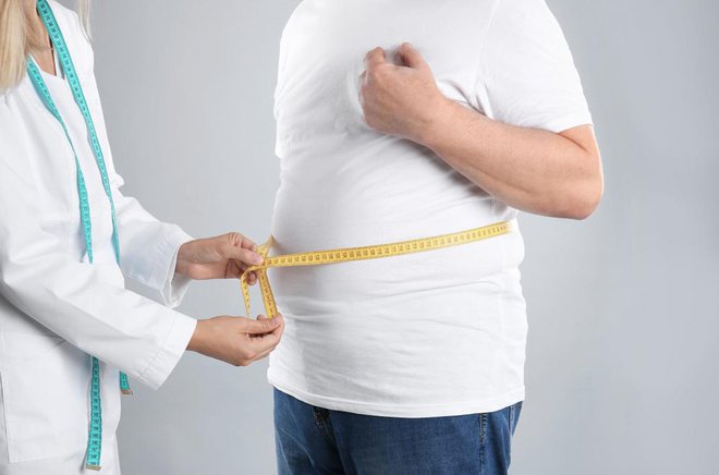 Smer je podobna kot pri mlajših, kroničnih bolnikih, zato se pristop k obravnavi debelega starostnika razlikuje od obravnave debelosti mladega zdravega človeka.Foto: Shutterstock