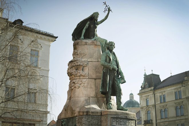 Prešernov spomenik v Ljubljani. FOTO: Leon Vidic/Delo