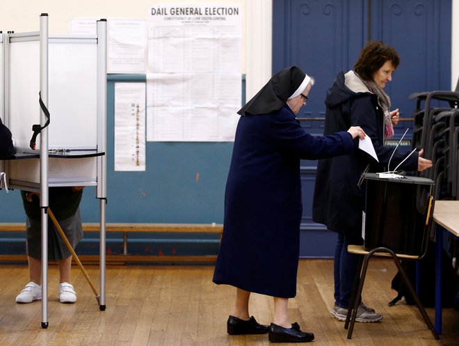 Na Irskem so se volišča zaprla ob 23. uri po srednjeevropskem času. Foto: REUTERS/Henry Nicholls