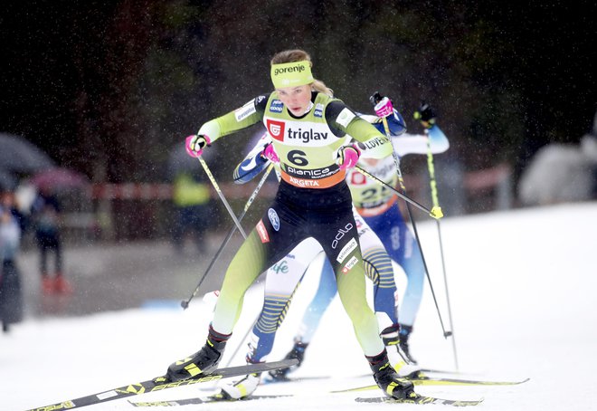 Vodilna v sprinterski razvrstitvi Anamarija Lampič je bila sedma, 46,2 sekundi je edina slovenska predstavnica na tekmi zaostala za Johaugovo. FOTO: Roman Šipić