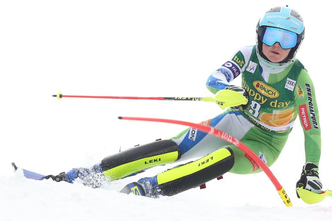 Meta Hrovat bo namesto v Mariboru nastopila na progi, ki je le nekaj minut hoje oddaljena od domače hiše. FOTO: Tomi Lombar/Delo